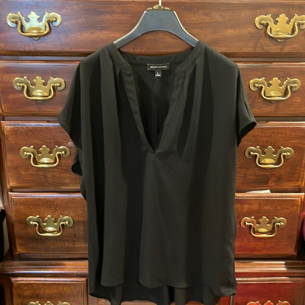 Banana republic black cap sleeve top size large great shape